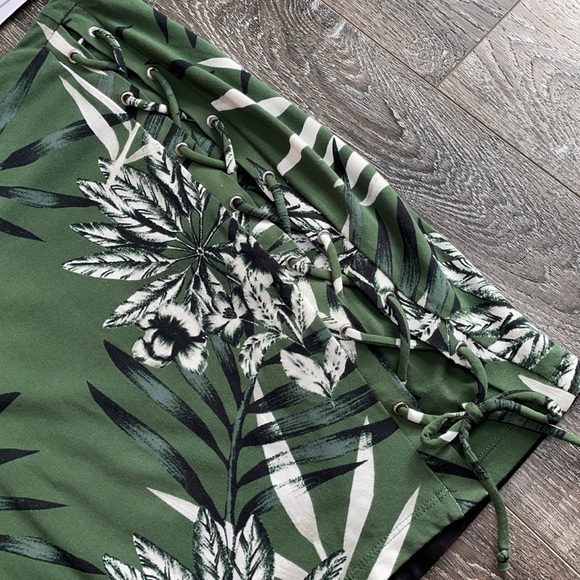 Guess Warrior Palms Mini Skirt - Picture 5 of 9